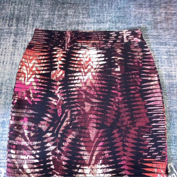 Abercrombie Fitch Sexy Body Con Mini Skirt Purple Multi Print Small - Picture 1 of 5